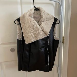 Black Sherling Vest